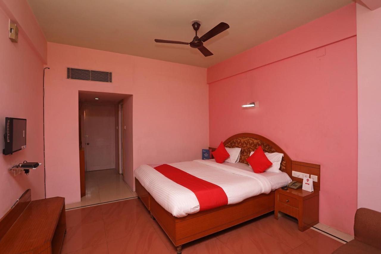 Hotel Keshari Bhubaneswar Exteriör bild